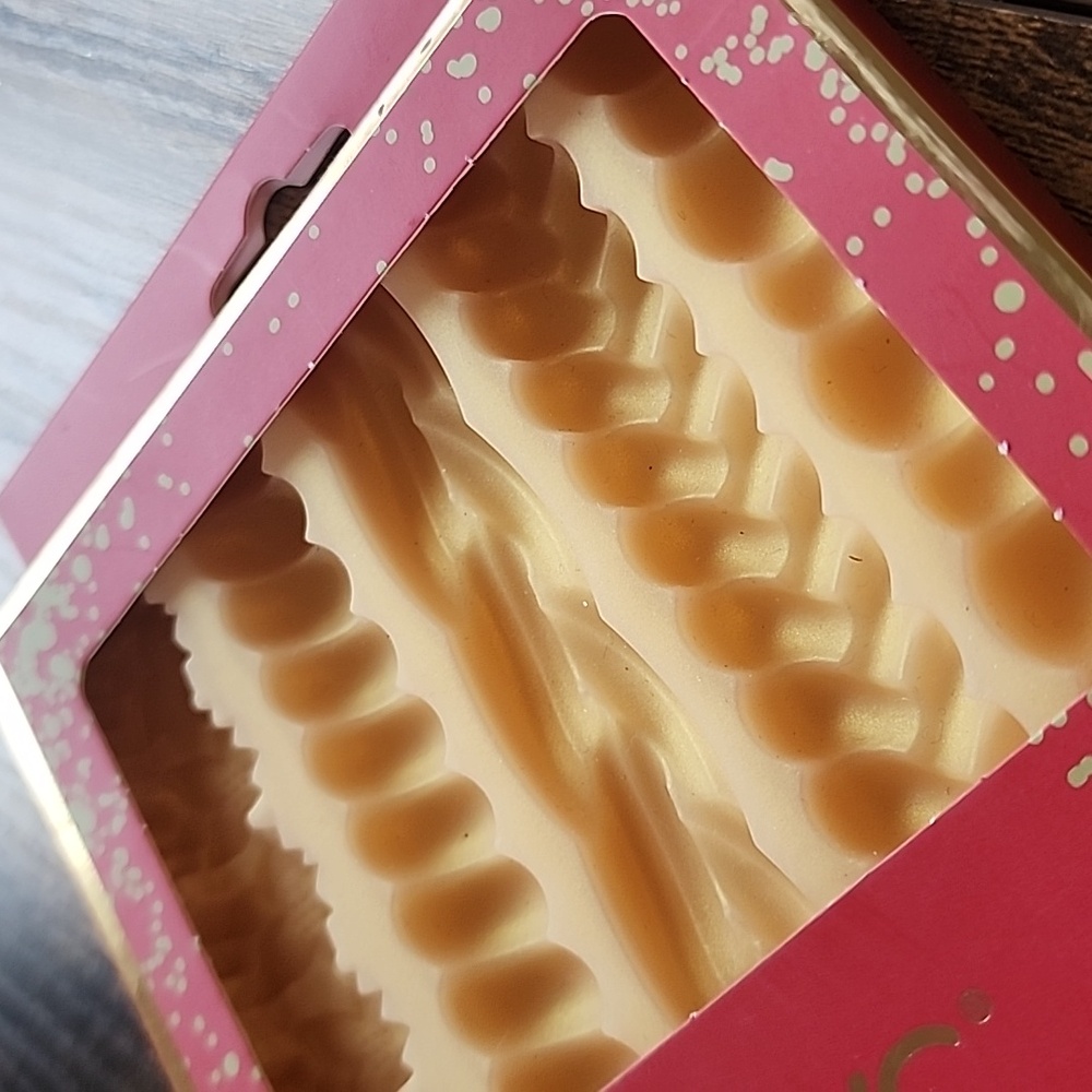 Pie Crust Mold - Picture 9 of 10